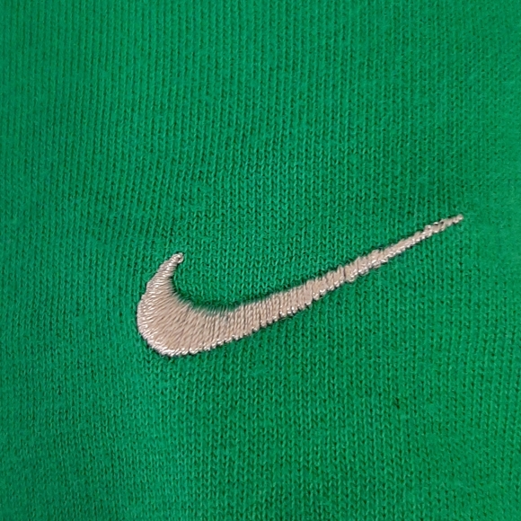 Green short sleeve Nike dri-fit - Picture 3 of 4